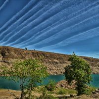 Голубое озеро и небо в полоску :: Marina Timoveewa