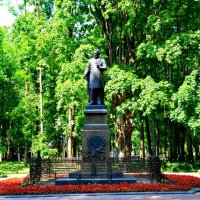 Памятник смоляку - М.И.Глинке в парке "Блонье" :: Милешкин Владимир Алексеевич 