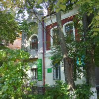 Бывший  жилой  дом  в  Ивано - Франковске :: Андрей  Васильевич Коляскин