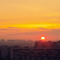 закат над городом :: Pasha Zhidkov