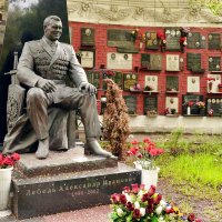 Памятник на могиле генерала А. Лебедя. :: Владимир Болдырев