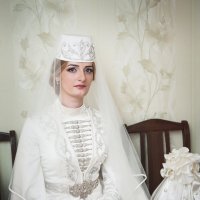 невеста в национальном наряде... :: Батик Табуев