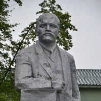 А Ленин такой молодой....))) :: Алексей Цветков