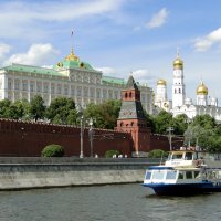 Прогулка по Москве реке :: Елена Шемякина