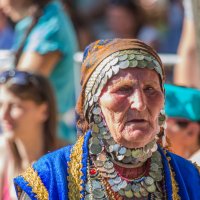 Бабушка в национальном костюме Удмуртии :: Дмитрий Сушкин