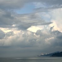 Облака над морем :: Александр Стариков