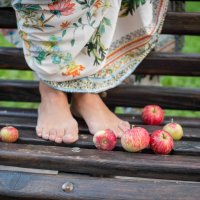 В яблоневом саду :: Астарта Драгнил