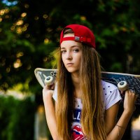 Девушка со скейтом :: KATYA DAVLETOVA