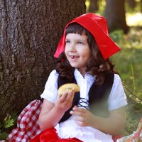 Серия из детского фотопроекта "Красная шапочка" :: Елизавета Ковылина