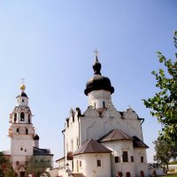 Территория монастыря :: Наталья Серегина