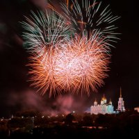 Салют в честь дня города Владимир! :: ИГОРЬ ЧЕРКАСОВ
