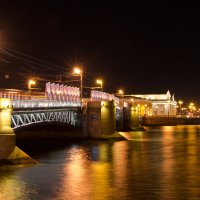 Дворцовый мост :: Владимир Кувиков