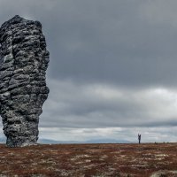 Человек и камень :: Павлов Илья 