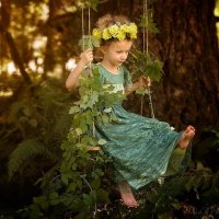 Little Fairy in the woods :: Julia Pitt
