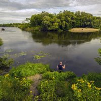 Летний отдых на реке :: Евгений Дубовцев