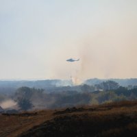 ми-26 тушит пожар :: Ежи Сваровский