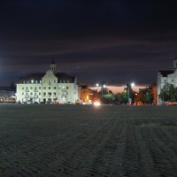 Черниговская площадь с бурыми облаками после заката :: Денис Бугров 