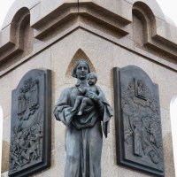 Фрагмент  памятника " 1000-летие  Ярославля " :: Galina Leskova