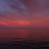Море дышит закатом. :: Андрей Воскобойников