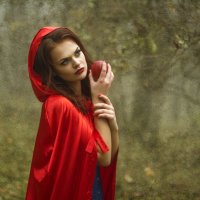 Красная шапочка на новый лад... :: Виктория Иванова