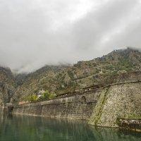 Крепостная стена венецианского города Котор :: Gennadiy Karasev