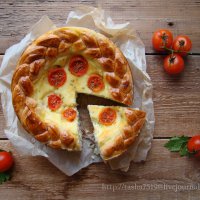 Сырный пирог с помидорами :: Наталья Майорова