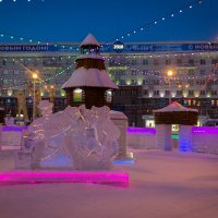 Фрагмент ледового городка «Крепость» на площади Революции. :: Надежда 