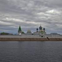 Макарьево-Желтоводский монастырь. Вид с парома :: Алексей Шаповалов Стерх