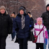 Городские зарисовки. Современники и современницы. :: Геннадий Александрович