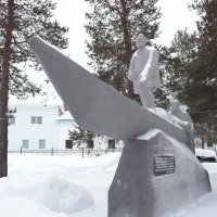 Памятник Русанову :: Виктор 