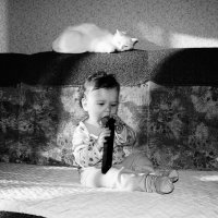сынок Алеша и кошка Ксения :: григорий Будаш