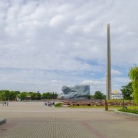 Вид на главный монумент :: Александр Мезенцев