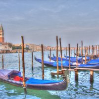 опять лодки на канале в Венеции, Италия :: Николай Милоградский