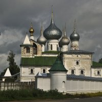 Монастырь :: Дмитрий Близнюченко