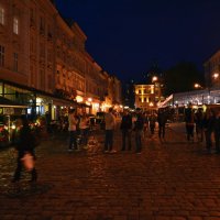 Гуляние на площади Рынок :: Николай Мезенцев 