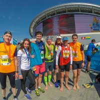 Команда кировских марафонцев в Казани после забега :: Юрий Митенёв