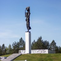 Монумент "Партизанская слава"(Луга) :: Александр Лейкум