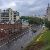 В городе дождь :: Надежда Попова