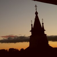 Церковь на закате :: Оксана 