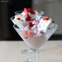 Десерт "Мороженое жаркое лето" с ягодами и рахат-лукумом. :: Ксения Прикман