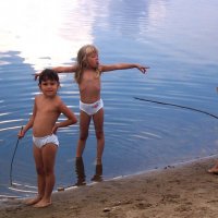 дети на реке :: Алексей Совалев