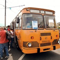 парад ретро-автобусов в Москве "ЛИАЗ 677-М" :: Денис Масленников