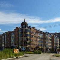 Здание в новом микрорайоне :: юрий Амосов