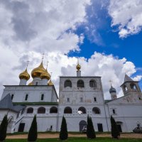 Храм в Угличе :: Сергей Тагиров