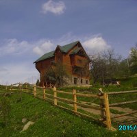 Жилой   дом  в   Ворохте :: Андрей  Васильевич Коляскин