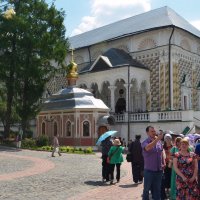 вид на Михеевскую церковь и вход в трапезные палаты :: Галина R...