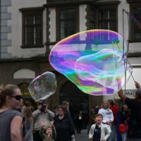 Мыльные пузыри в Праге :: Антонина Петлевская