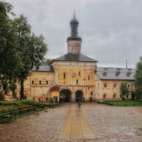 Святые врата и церковь Иоанна Лествичника :: Александр Теленков
