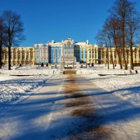 Аллея к Екатерининскому дворцу... :: Sergey Gordoff