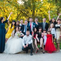 Друзья на свадьбе :: Сергей Воробьев